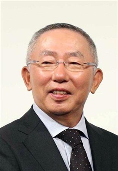 Tadashi yanai ceo de fast retailing