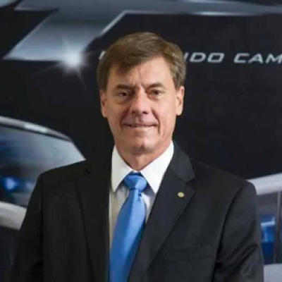 Francisco Neto et Embraer