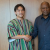 Le président ghanéen, John Dramani Mahama, et le fondateur de Degas Limited, Doga Makiura
