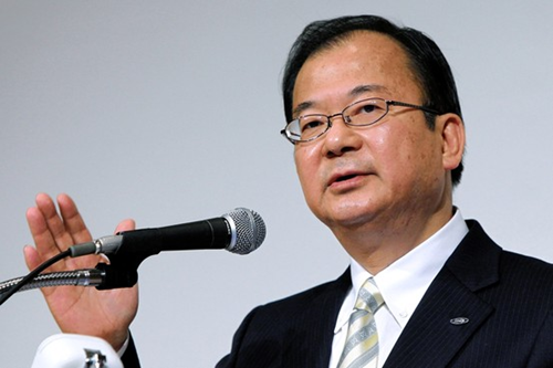 Takashi Okuda PDG de Sharp